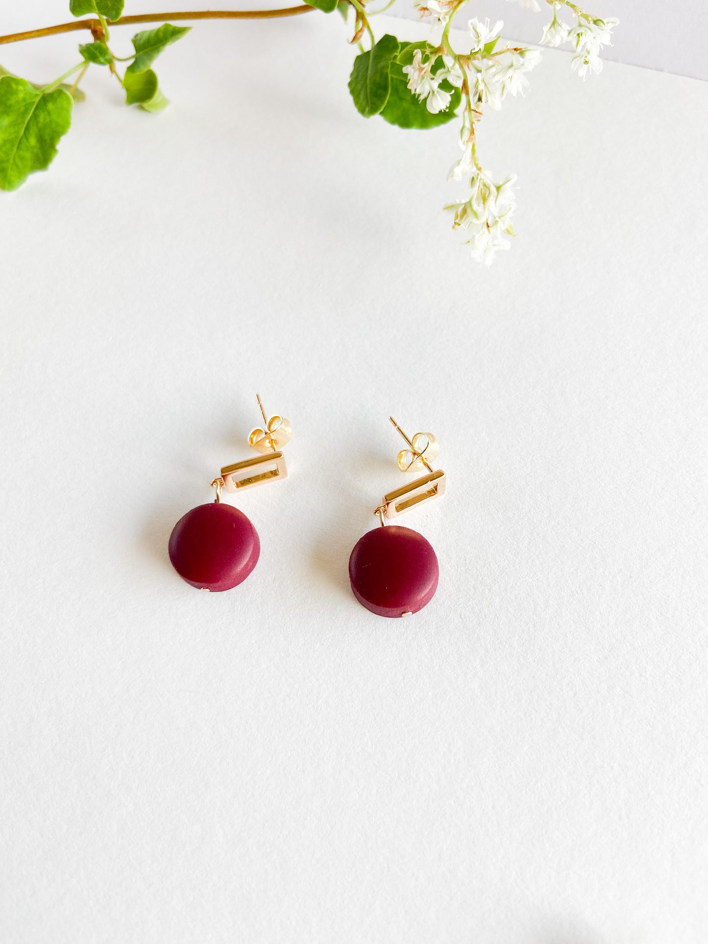 Bordeaux Round with 14k Gold Plated rectangle form.